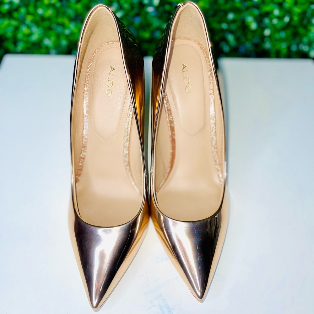 Aldo Women Light Pink Metallic Stiletto Heel Size 9 Synthetic Pump Slip-On